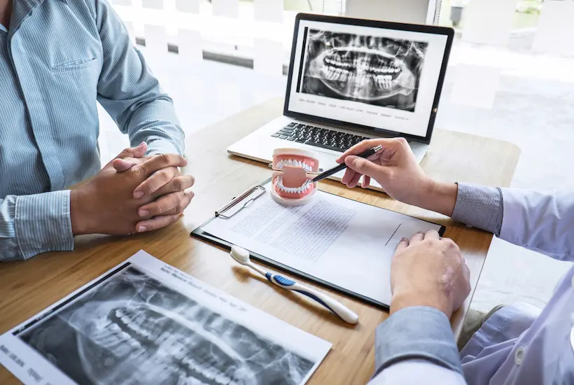 長期咀嚼硬物磨損​